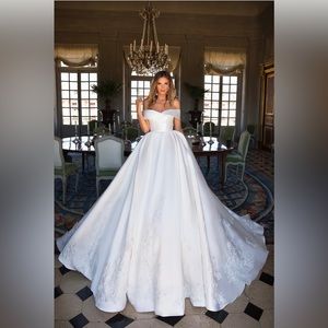 Brand new “Virginia” wedding dress by Milla Nova, Size 10